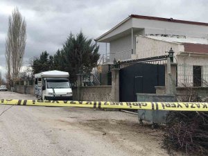 Kızını Vurması İçin Kendisini Azmettiren Şahsın Evinde Ölü Bulundu