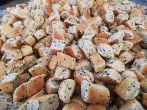 Beypazarı Kurusunun Çörek Otlu Ve Çikolatalısı İmal Edildi