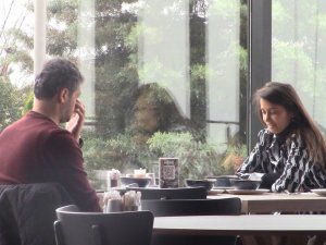 Sipariş Gelince Gözyaşlarını Tutamadılar
