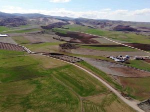 Haftalardır Kurak Geçiyordu, Yağışlar Çiftçiyi Mutlu Etti: "Bu Yağışlar Bize İlaç Oldu"