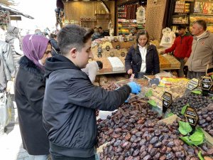 Eminönü’nde Ramazan Yoğunluğu Havadan Görüntülendi