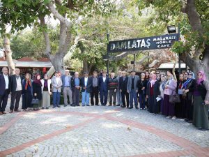 Alanya Belediyesi Yaşlıları Yemekte Ağırladı