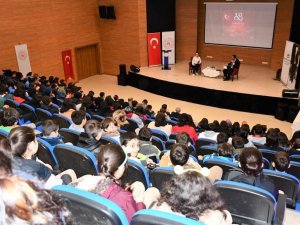 Zbeü Öğretim Üyesinden ‘Çanakkale Zaferi’ Konferansı