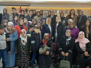 Vanlı Kadınlar Ak Parti’ye Çıkarma Yaptı