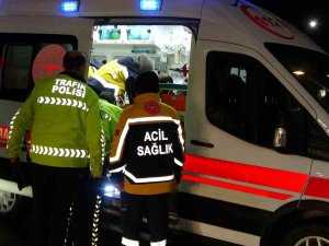 Elazığ’da Hafif Ticari Araç İle Otomobil Çarpıştı: 5 Yaralı