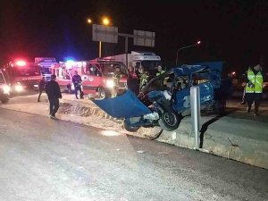 Otomobil İle Tır Çarpıştı: 1 Ölü, 3 Yaralı