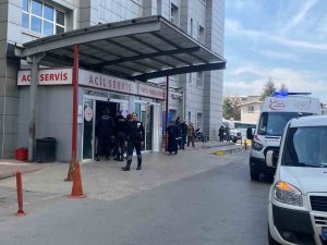 Hastanede Kalan Evsiz, Doktor İlaç Yazmayınca Kendini Yaktı