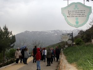 Osmanlı Döneminde Gurbete Giden Eşleri İçin Söyledikleri Dizeler Mani Yolunda Sergileniyor
