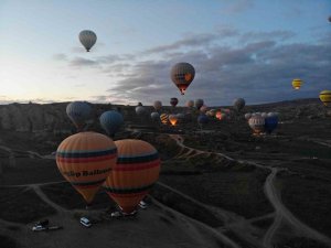 Kapadokya’da Görsel Şölen Kaldığı Yerden Devam Etti