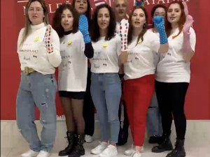 İ̇zmirli Öğrenciler ‘Rengimiz Belli Olsun” Dedi