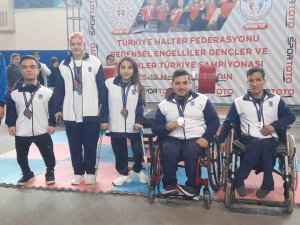 Bedensel Engelli Halter Sporcuları 5 Kupa İle Döndüler