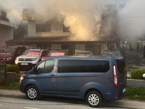 Araç Kiralama Şirketinde Çıkan Yangın Söndürüldü