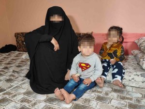 16 Yaşında Evlendi, İki Çocuğuyla Eşi Tarafından Terk Edildi