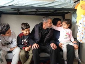 Bakan Kurum: “Tüm Ekiplerimizle Gece Gündüz Çalışıyoruz. Nurdağı Ve İ̇slahiye’de 214 Prefabrik Evi Daha Sahiplerine Teslim Ettik”