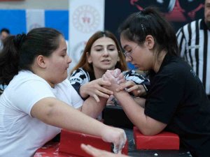 Para Bilek Güreşi Heyecanı Sona Erdi