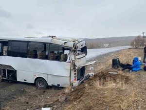Van’da Sporcuları Taşıyan Midibüs Devrildi: Çok Sayıda Yaralı Var