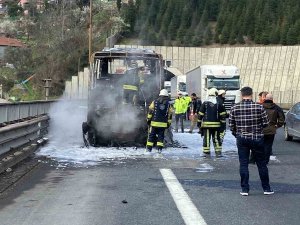 Tem’de Minibüs Alev Topuna Döndü