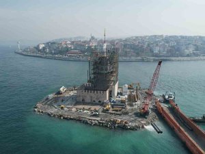 Kız Kulesi’nin Restorasyon Öncesi Fotoğraflarında, Betonda Deniz Kumu Ve Midye Kabuğu Ortaya Çıktı