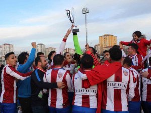 1966 Turanspor, Kupasını Aldı