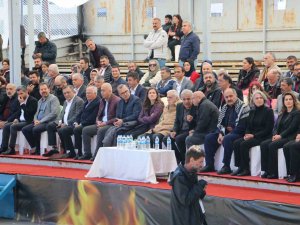 Chp’li Vekil Hdp’liler İle Diyarbakır’da Nevruz Kutlamasına Katıldı: Öcalan’a Özgürlük İstendi