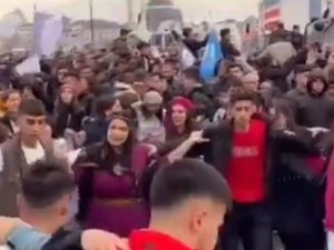 Yaşanan Felaketlere Rağmen Hdp’nin Batman’da Halaylı Müzikli Nevruz Kutlaması Tepkilere Neden Oldu