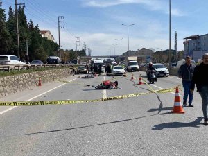 Motosiklet Tır Dorsesinin Altına Yuvarlandı, Sürücü Hayatını Kaybetti