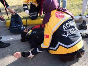 Hafif Ticari Aracın Çarptığı Yaya Hastanelik Oldu