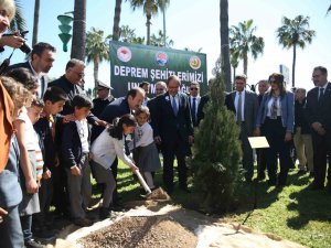 Depremde Hayatını Kaybeden Her Vatandaşın Anısına Bir Fidan