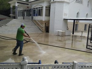 Marmaris’te Ramazan Ayı Öncesi Camilerde Temizlik Çalışması Başlatıldı
