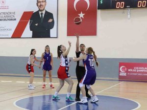 Basketbol U16 Kadınlar Bölge Şampiyonası, Karaman’da Başladı