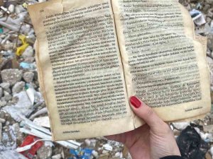 Enkazdan Çıkan Eşyalar Yürekleri Burktu