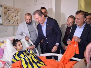 4 Gün Enkaz Altında Kaldı, Yağmurla Islanan Bez Parçasının Suyunu Sıkıp İçti