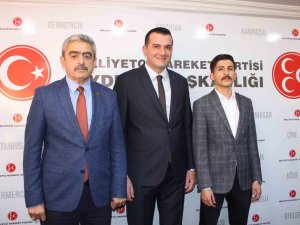 Mhp Aday Tanıtım Toplantılarına Start Verdi, Kalabalık Salona Sığmayınca Pehlivan, Meydan’da Açıklama Yaptı