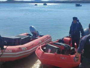 Van Polisi, Sel Bölgesinde Arama Kurtarma Çalışmasına Destek Verdi