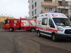 Ailesine Kızdı Evi Yaktı: 6 Kişi Dumandan Etkilendi