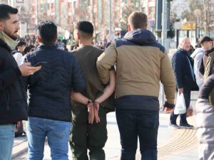 Diyarbakır’da Polise Taş Attığı Tespit Edilen 200’e Yakın Kişi Gözaltına Alındı