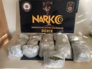 Uyuşturucu Tacirlerine Otoyolda Suçüstü