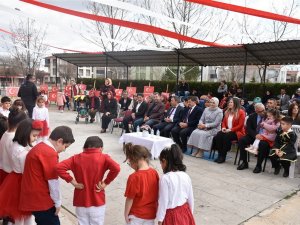 “7. Geleneksel Şanlı Bayrağım” Sergisi Okul Bahçesinde Gerçekleşti