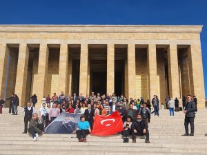 ‘Benim Vekilim İ̇lhan Özcan’ Diyen 100 Kişilik Ekipten Ankara Çıkartması