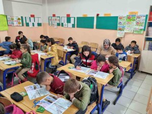 Jandarma Önce Bilgilendirdi, Ardından Çocuklarla Birlikte Çizgi Film İzledi