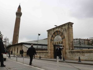 Sivas’ta 9 Camide Hatimle Teravih Namazı Kılınacak