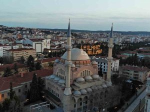 Kelime-i Tevhid’i İlmek İlmek 50 Metre Yükseğe Yazdılar