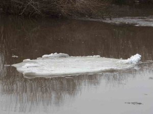Havalar Isınınca Kura Nehri’nin Buzları Tamamen Çözüldü