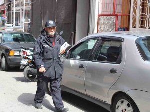 İ̇zmir’in Gönüllü Polisi Sinan Amca