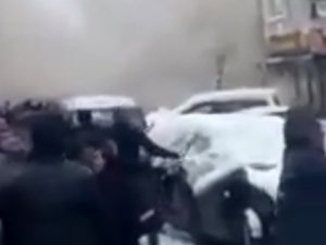 7,6’lık Depremde 5 Katlı Bina Yerle Bir Oldu