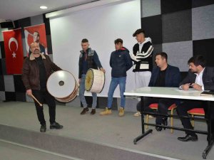 37 Yıllık Ramazan Davulcusu Bu Yıl Da Vatandaşları Sahura Kaldıracak