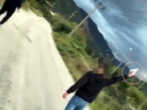 Çocukların Tehlikeli Eğlencesi Kamerada