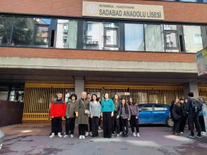 Üniversiteliler Lise Öğrencilerine İ̇ngilizce Konuşma Pratiği Sağlayacak