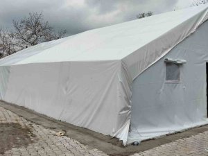 Depremde Hasar Gören Hacılar Merkez Camii, Cemaatini Çadır Mescitlerde Ağırlayacak