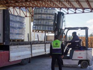 Diyarbakır’dan Şanlıurfa’ya 5 Tır İçme Suyu Desteği